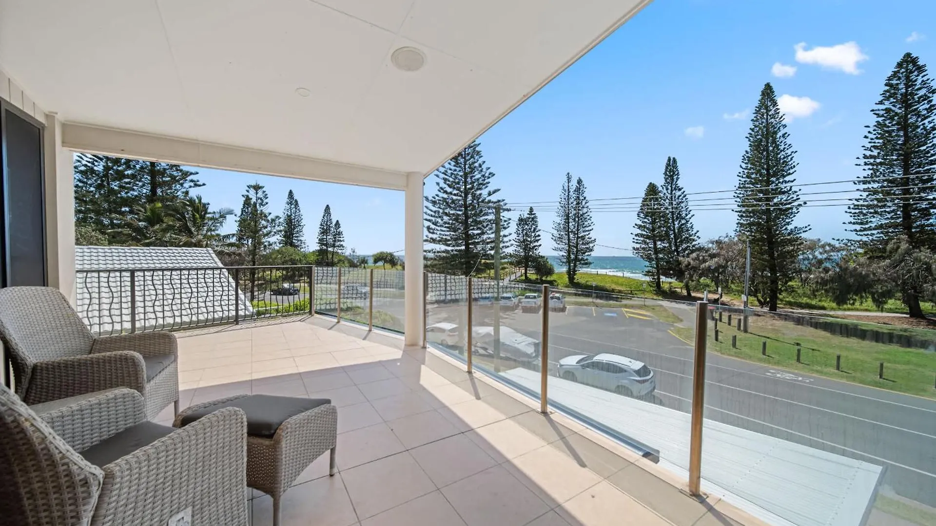 Beachfront With Pool Ocean Views And Pet Friendly Buddina 0*,